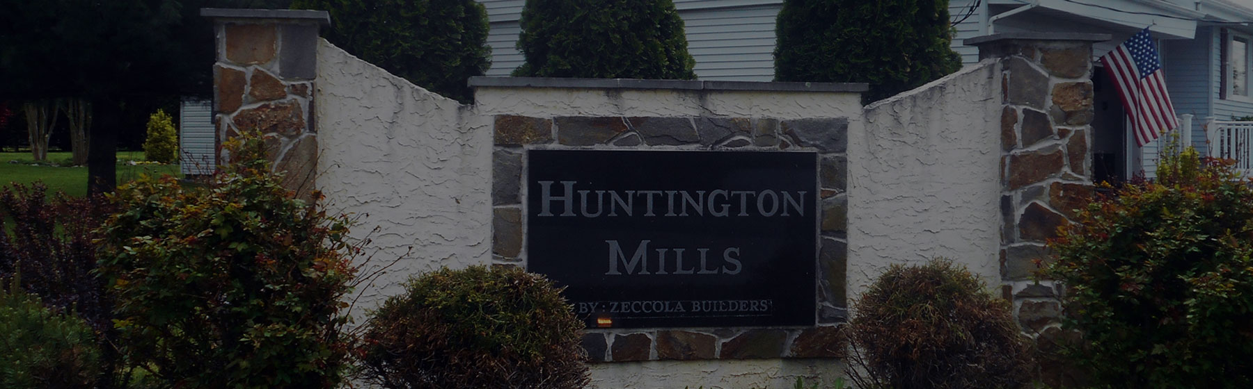 welcome to huntington-mills-sign